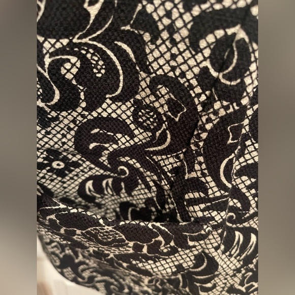 Talbots Black and White Lace-Patterned Jacket Women’s Size 8 - Picture 2 of 6